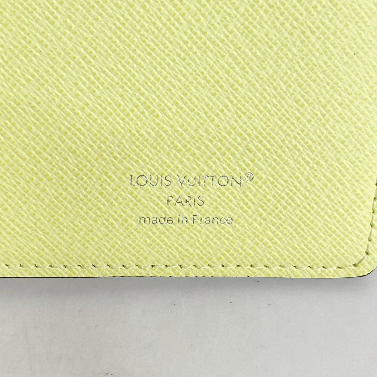 Louis Vuitton Wallet Taigarama Portefeuille Brazza Lemon — view 4