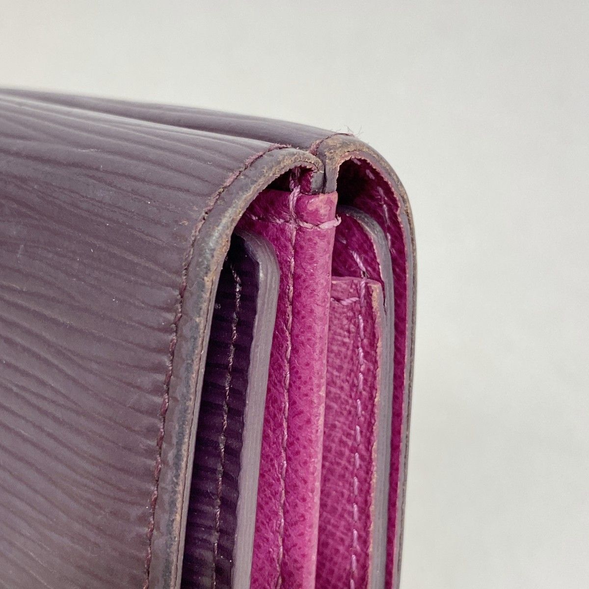 Louis Vuitton Trifold Wallet Epi Portefeuille Elise Cassis — view 6
