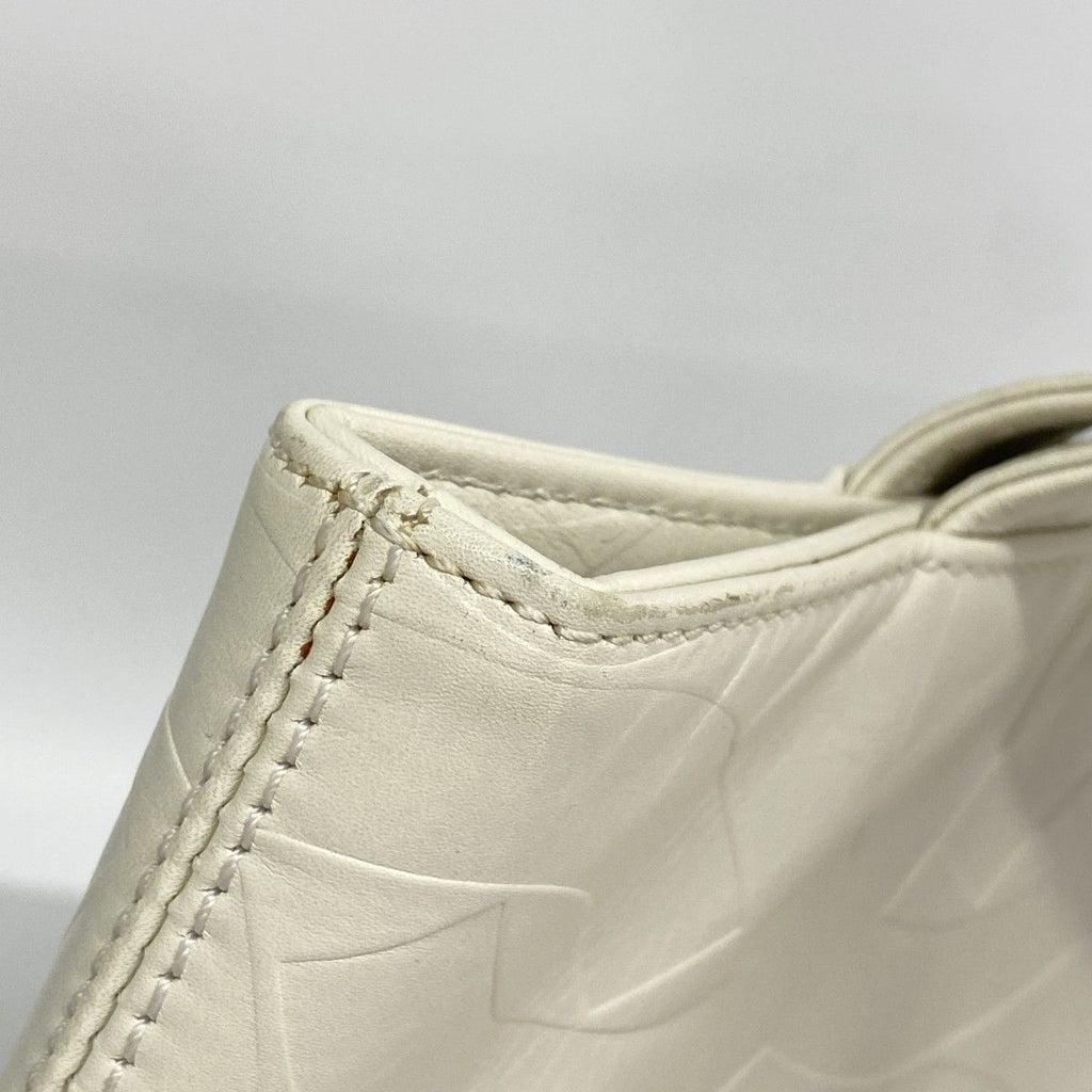 Chanel Tote Leather White Gold — view 7