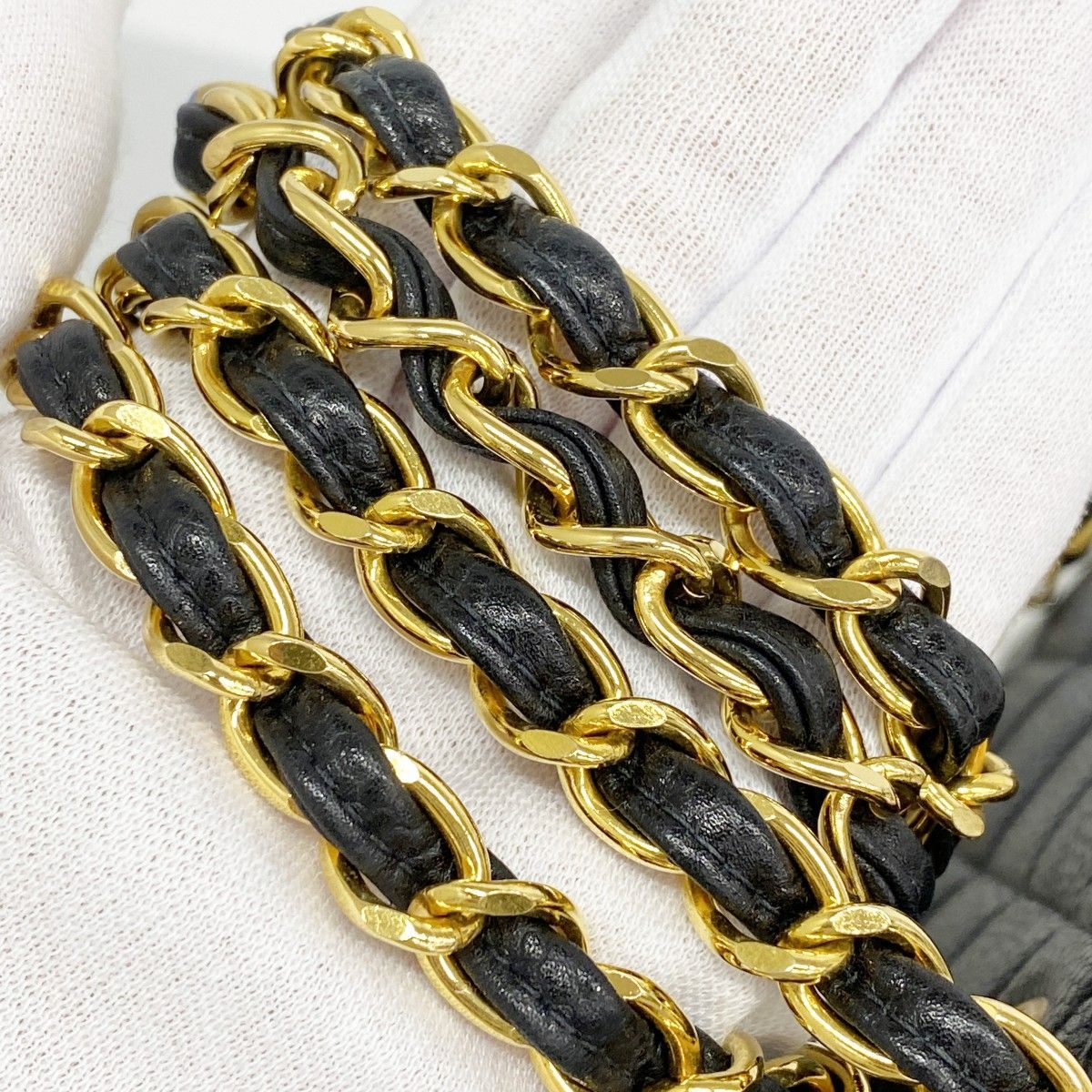 Chanel Shoulder Bag Quilted Caviar Leather Black Gold — view 7