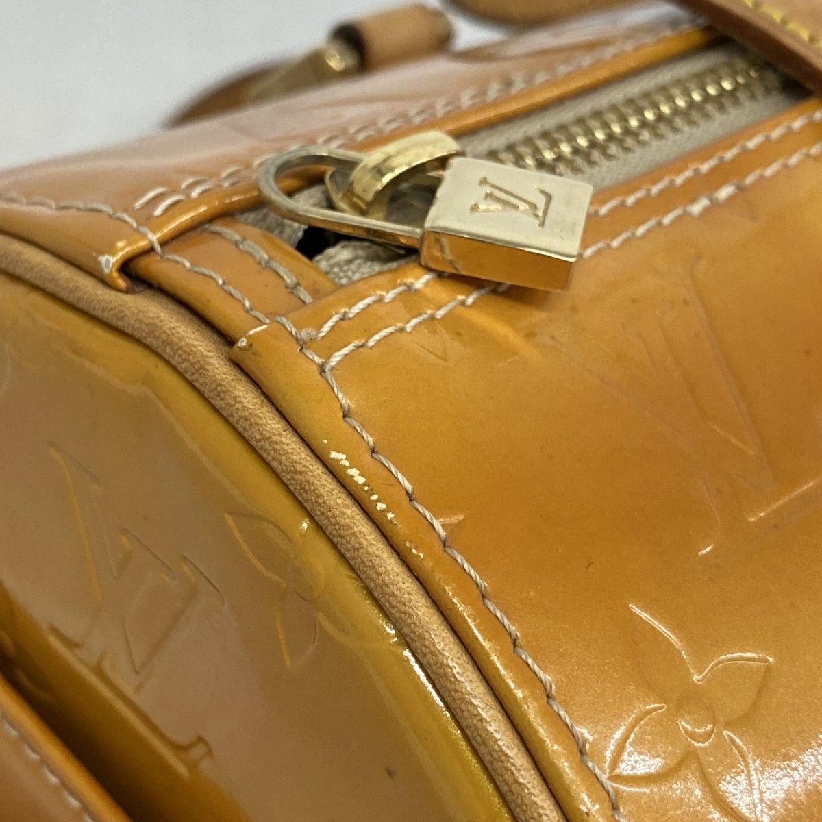 Louis Vuitton Handbag Vernis Bedford Beige — view 7