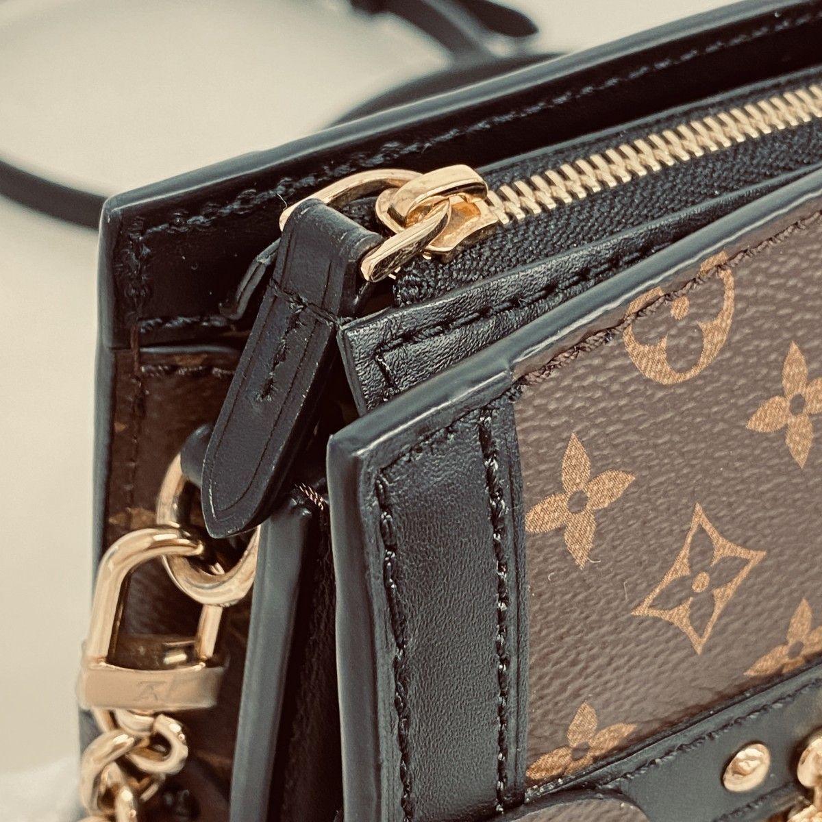 Louis Vuitton Shoulder Bag Monogram Reverse Trunk Clutch Brown — view 7