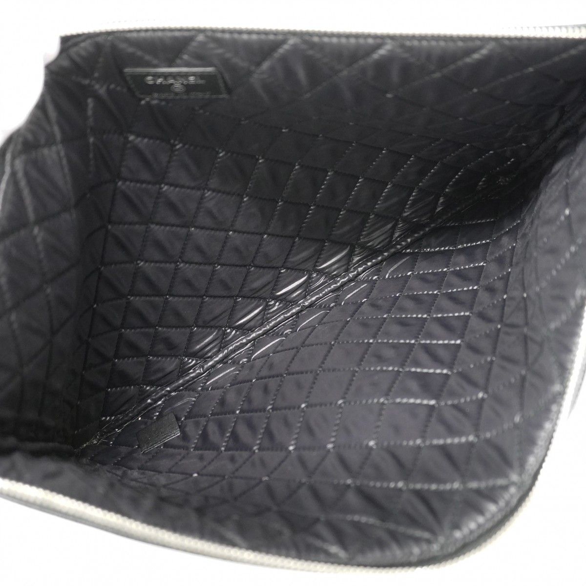 Chanel Clutch Deauville Black Gold Silver — view 4