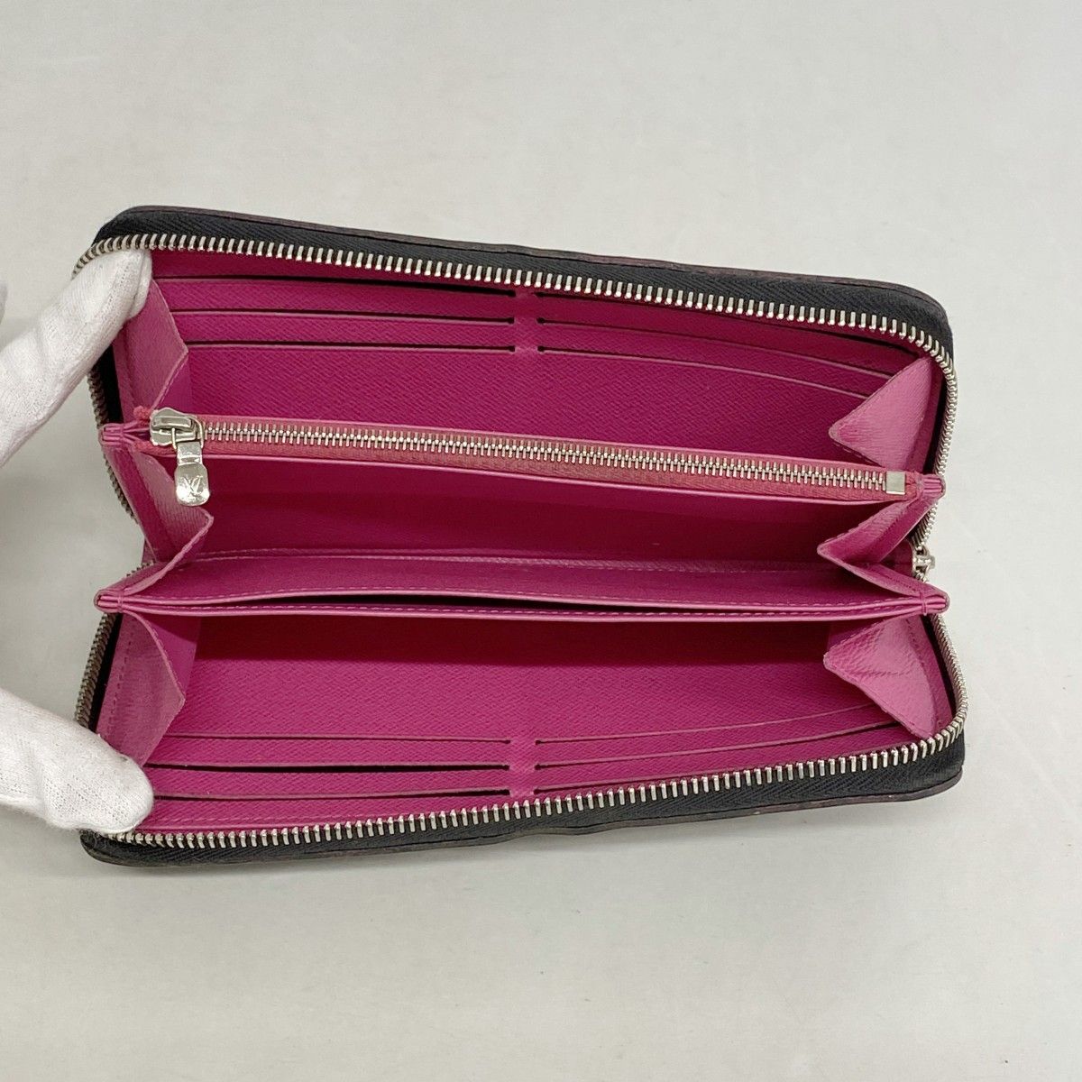 Louis Vuitton Wallet Epi Zippy Noir Hot Pink — view 3