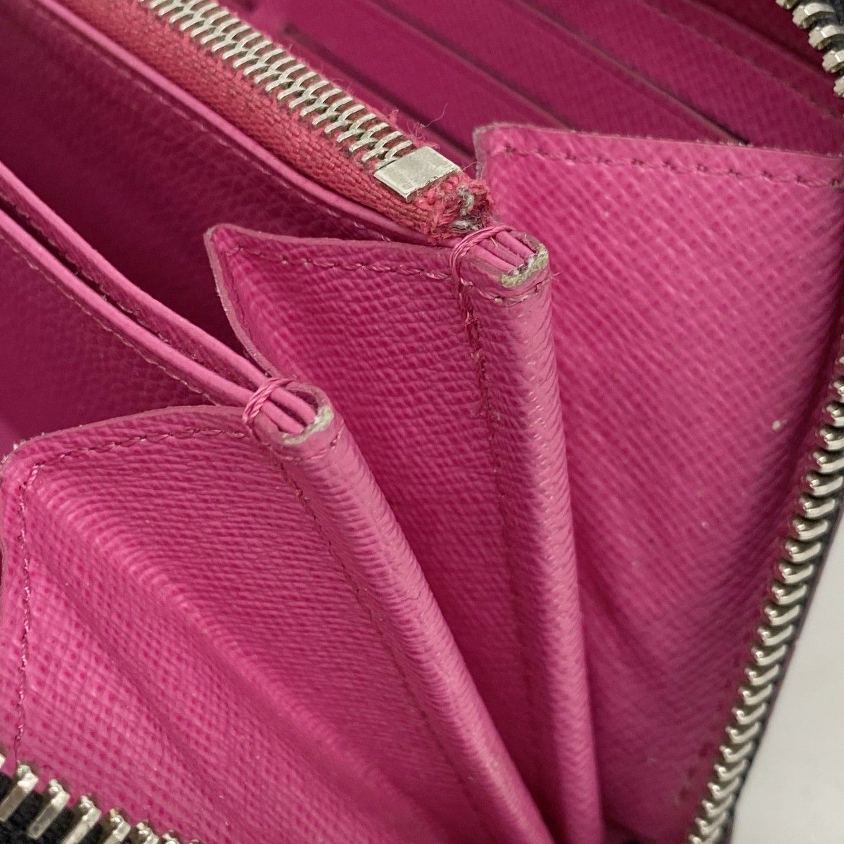 Louis Vuitton Wallet Epi Zippy Noir Hot Pink — view 5