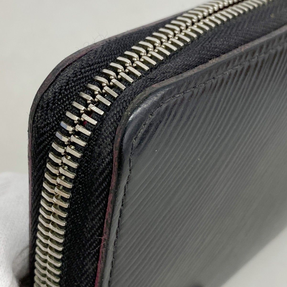 Louis Vuitton Wallet Epi Zippy Noir Hot Pink — view 7