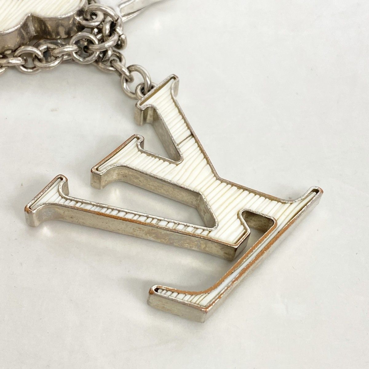 Louis Vuitton Key Holder Charm Epi Bijou Sac Four le Doux Yvoire — view 4
