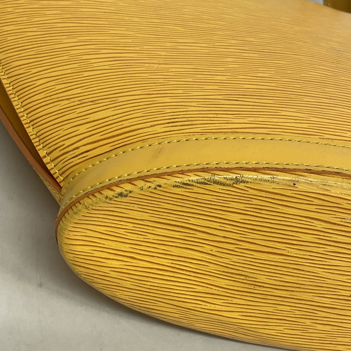 Louis Vuitton Handbag Epi Saint Jacques Jaune — view 6