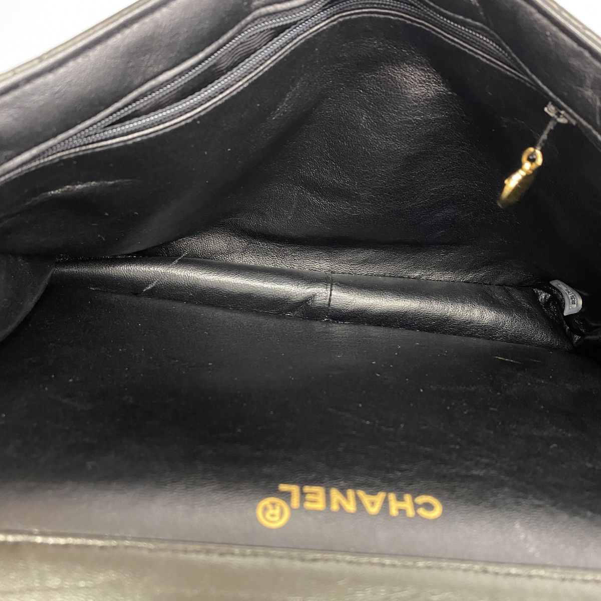 Chanel Shoulder Bag Deca Quilted Face Lambskin Black Gold — view 4