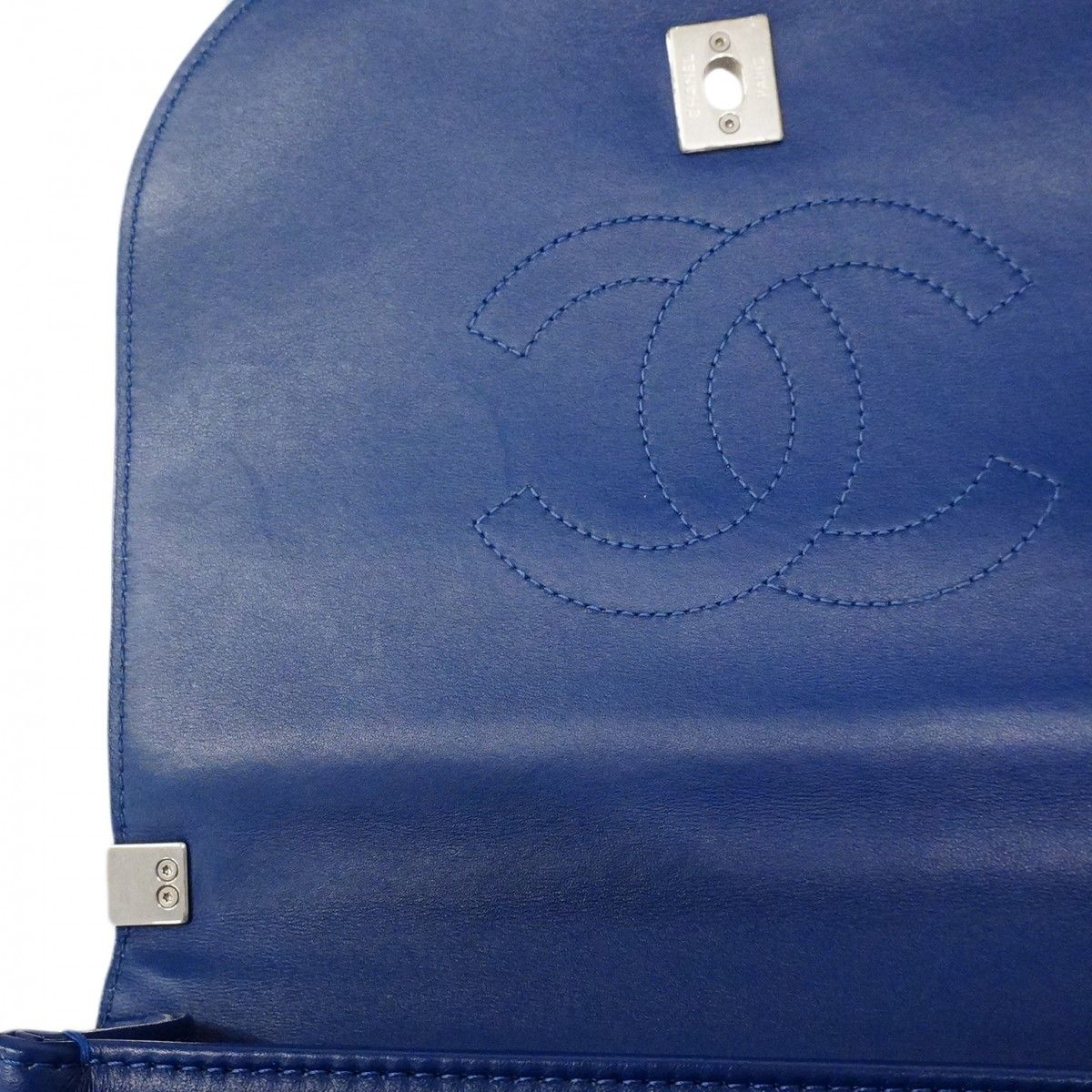 Chanel Shoulder Bag Coco Eyelet Leather Blue Silver — view 8