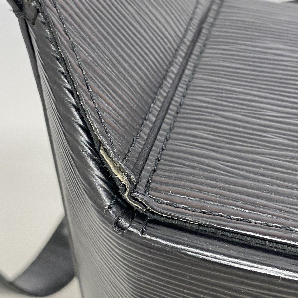 Louis Vuitton Shoulder Bag Epi Sac Saw Noir — view 8
