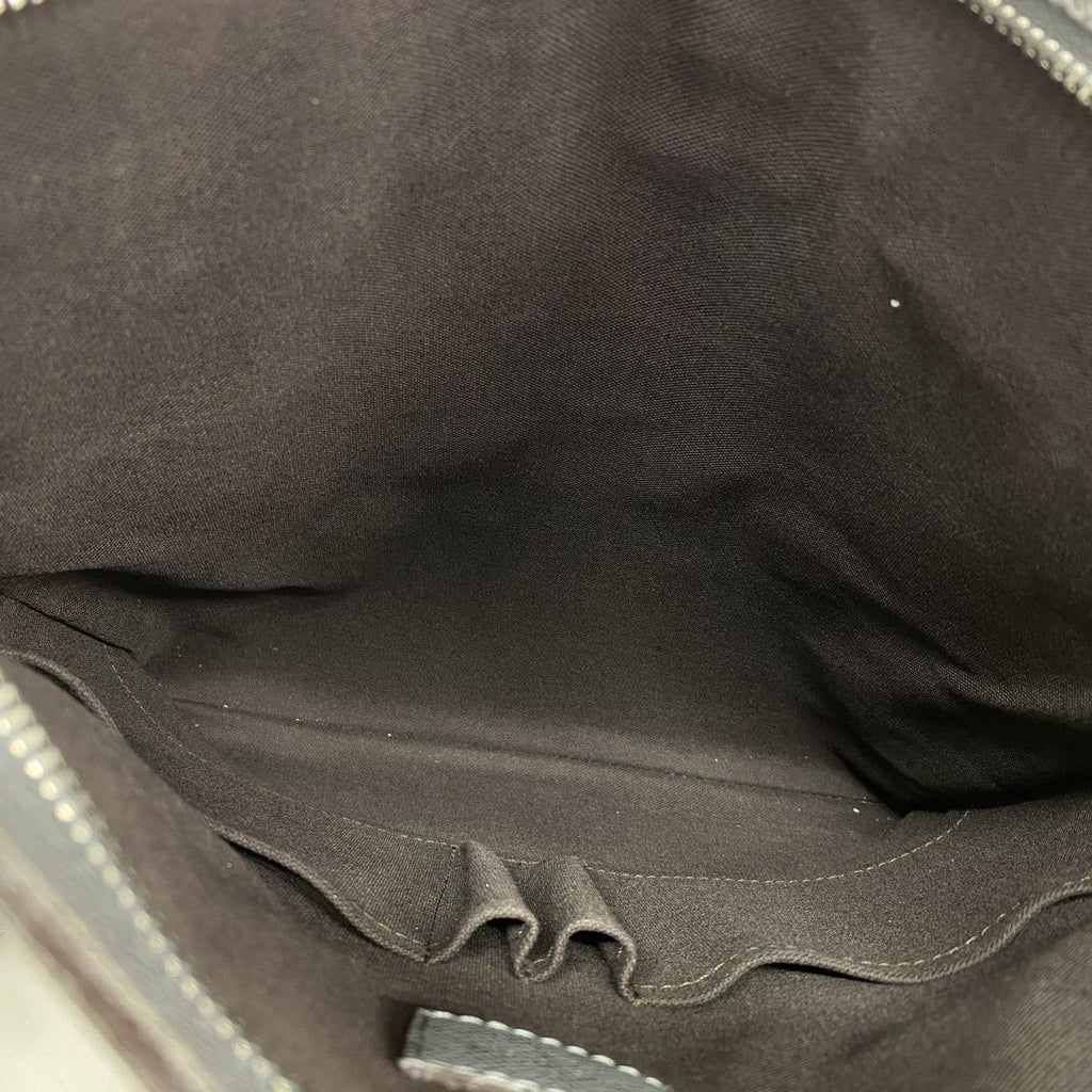 Louis Vuitton Shoulder Bag Taiga Sasha Glacier — view 4