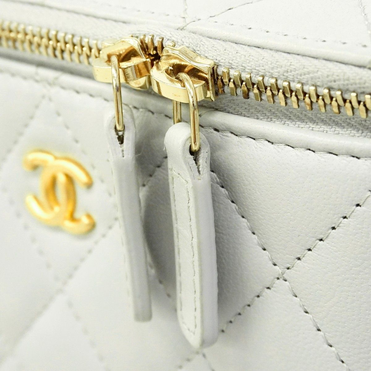 Chanel Vanity Bag Quilted Lambskin Light Gray Champagne Gold 2-Way — view 9