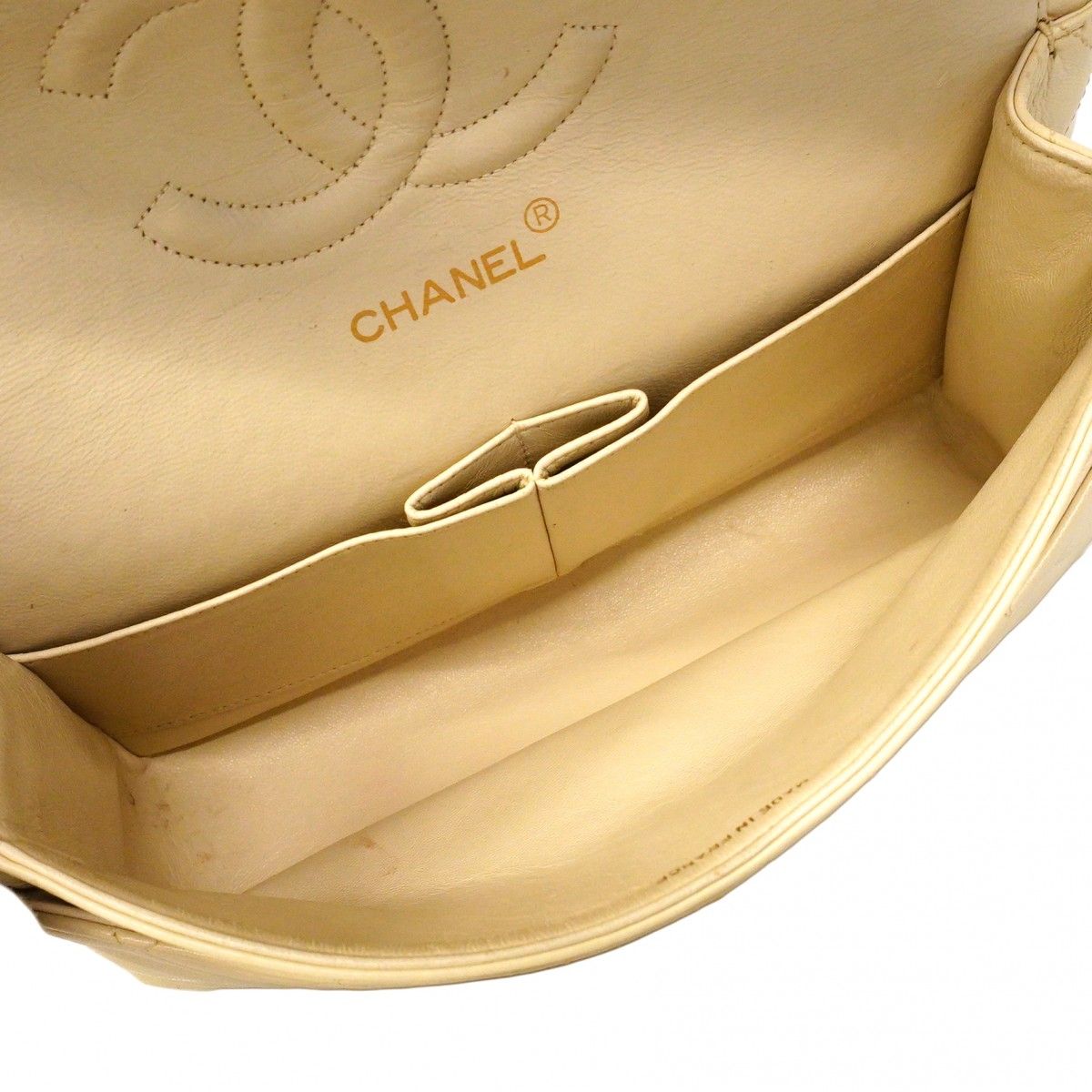 Chanel Shoulder Bag Quilted Lambskin Ivory Gold — view 4