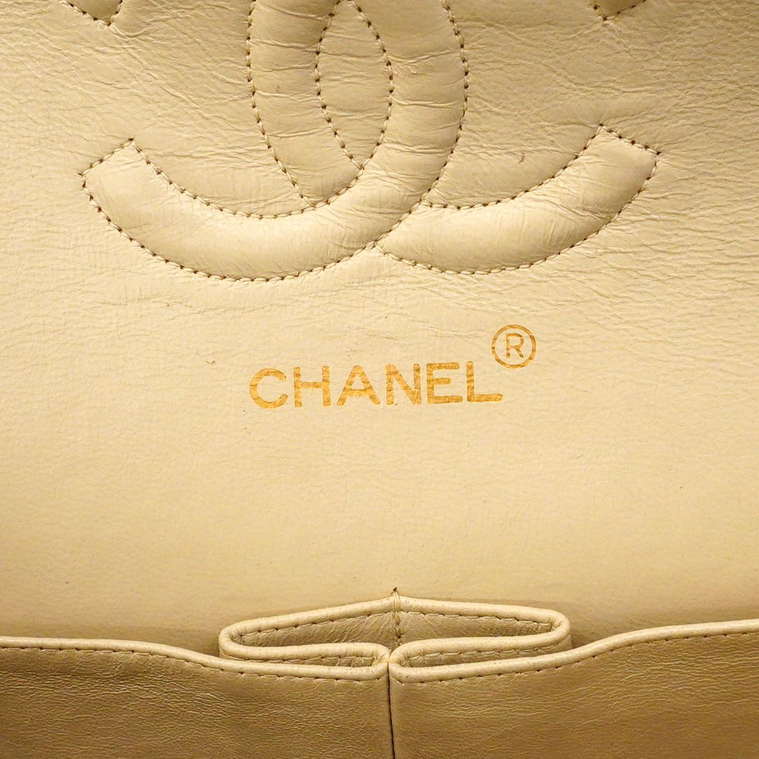 Chanel Shoulder Bag Quilted Lambskin Ivory Gold — view 5