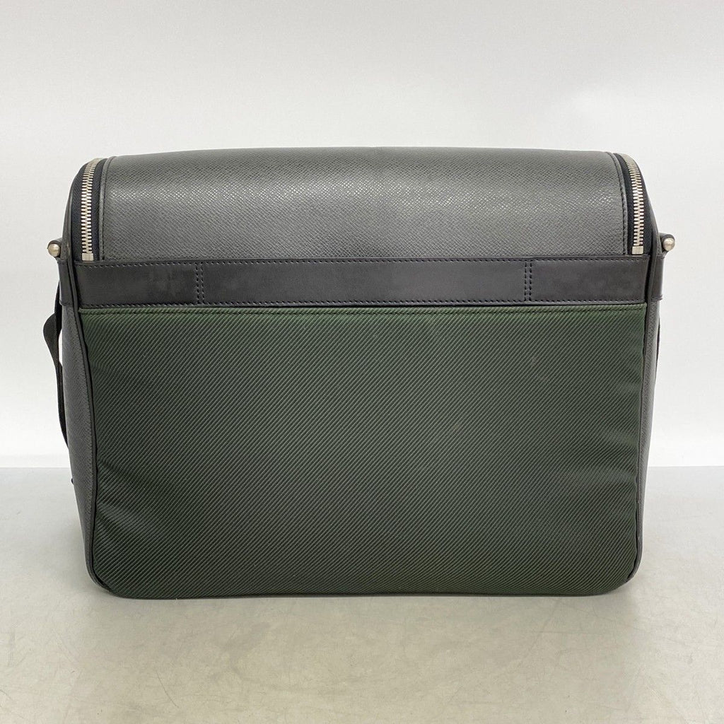 Louis Vuitton Shoulder Bag Taiga Ardoise — view 9