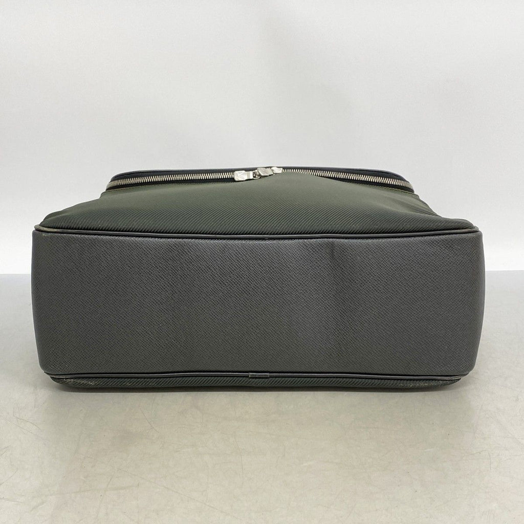Louis Vuitton Shoulder Bag Taiga Ardoise — view 3