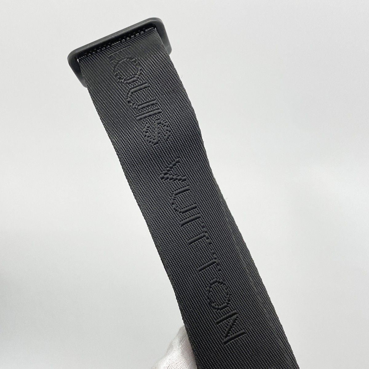 Louis Vuitton Shoulder Bag Taiga Ardoise — view 8
