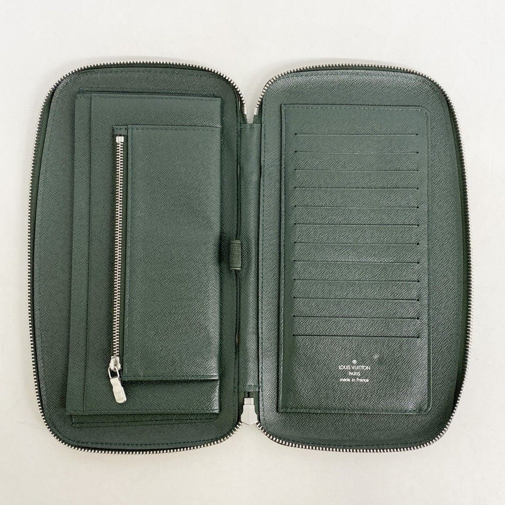 Louis Vuitton Wallet Taiga Organizer Atoll Epi — view 3