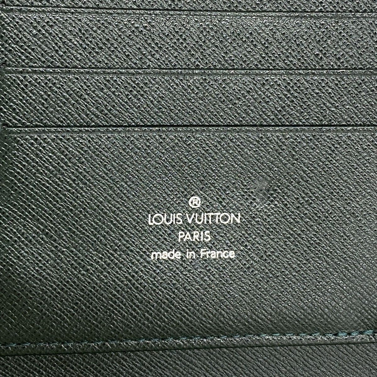 Louis Vuitton Wallet Taiga Organizer Atoll Epi — view 4
