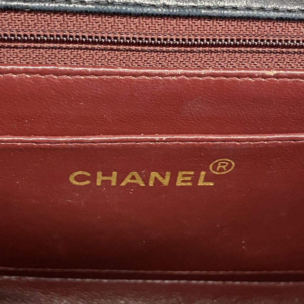 Chanel Shoulder Bag Diana Lambskin Black Gold — view 5