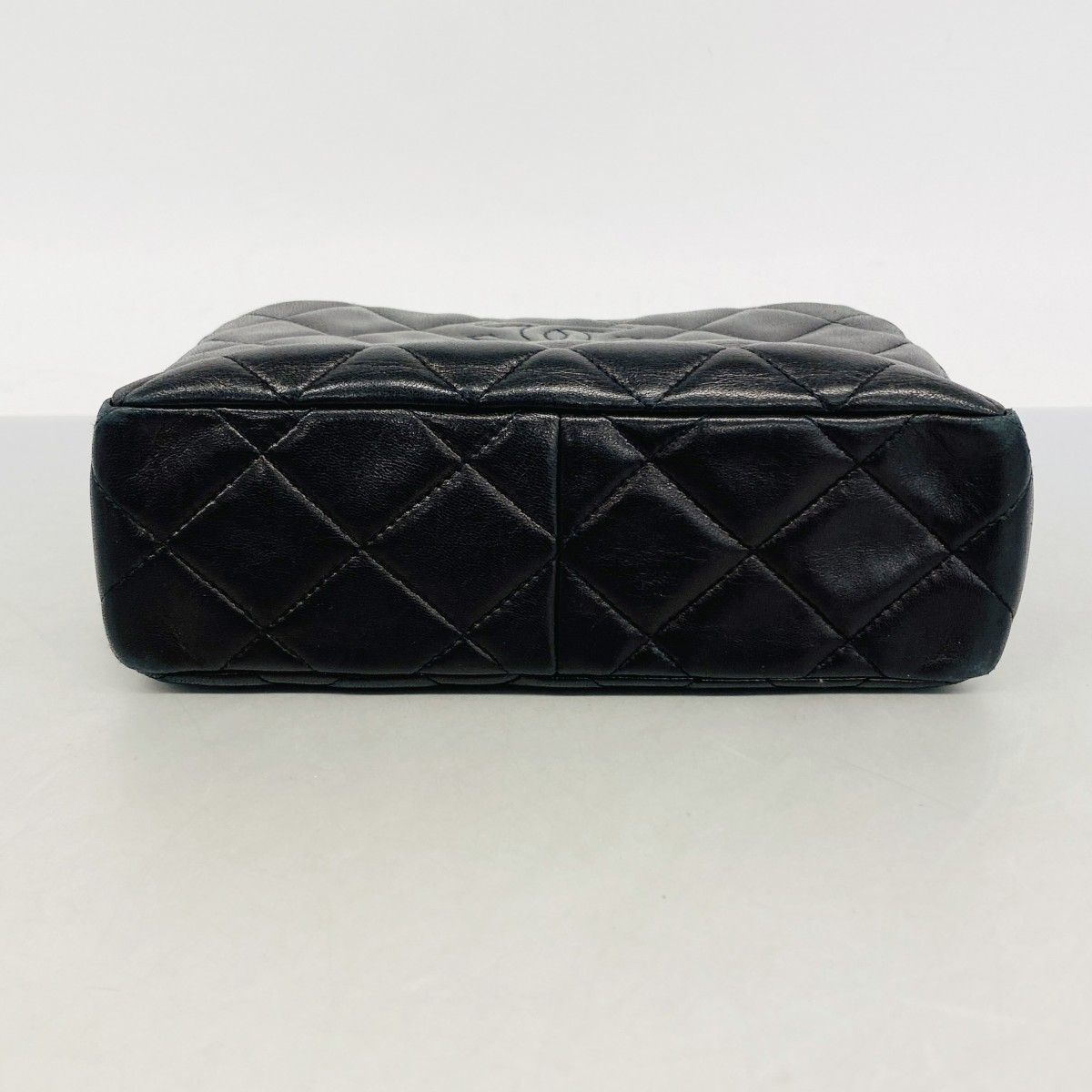 Chanel Shoulder Bag Quilted Lambskin Black Gold — view 3