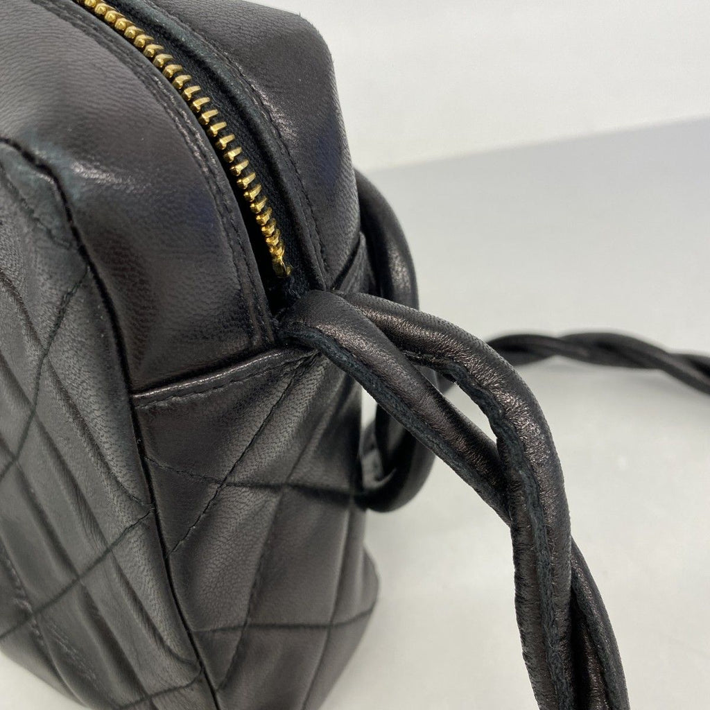 Chanel Shoulder Bag Quilted Lambskin Black Gold — view 9