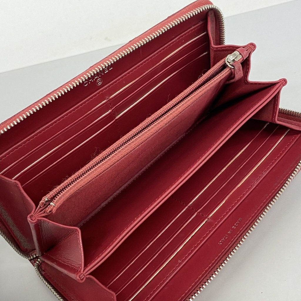 Chanel Wallet Quilted Caviar Leather Red Silver — view 3