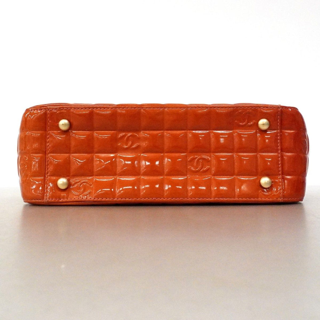 Chanel Tote Choco Bar Patent Leather Pink Orange Champagne Gold — view 3