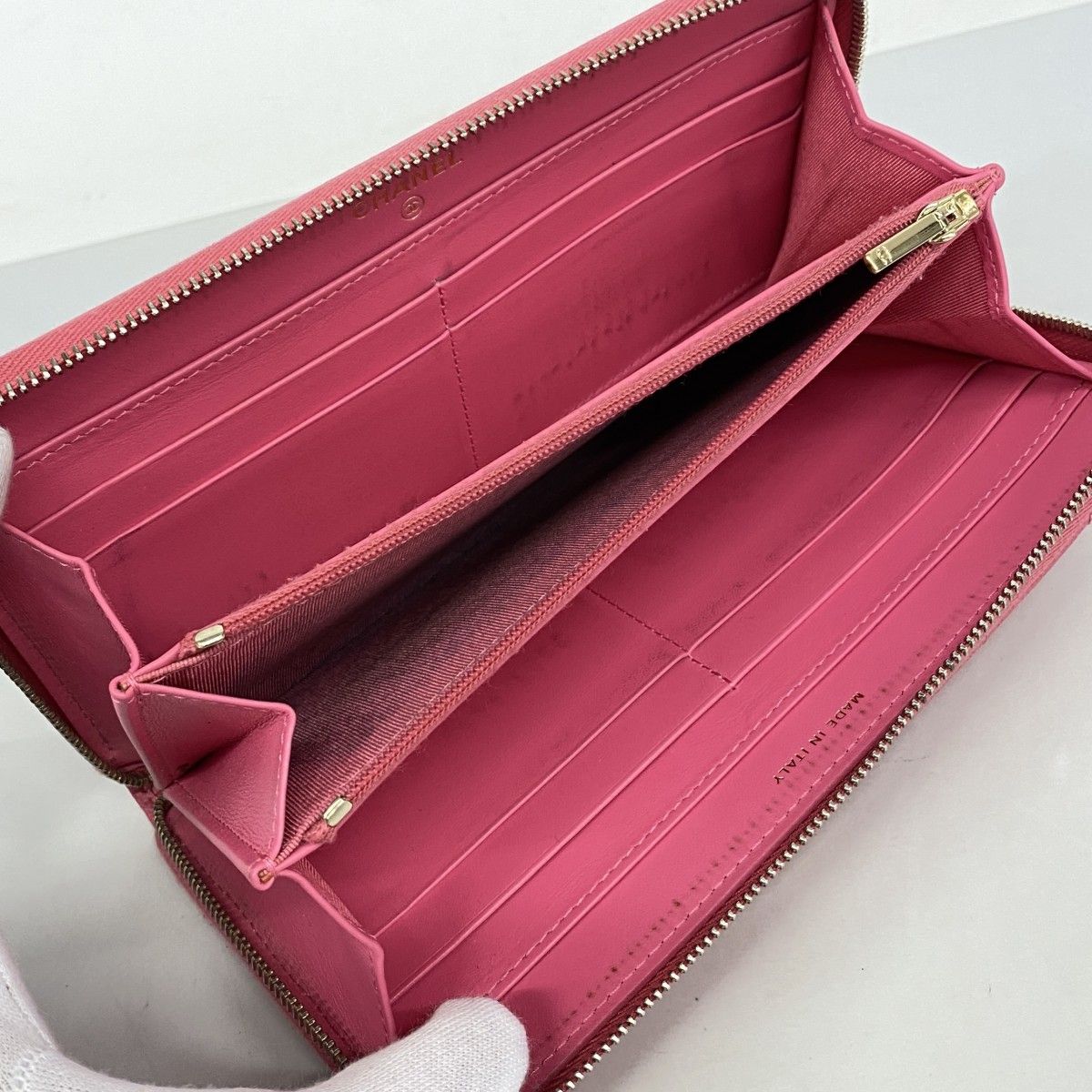 Chanel Wallet Quilted Caviar Leather Pink Gold — view 3