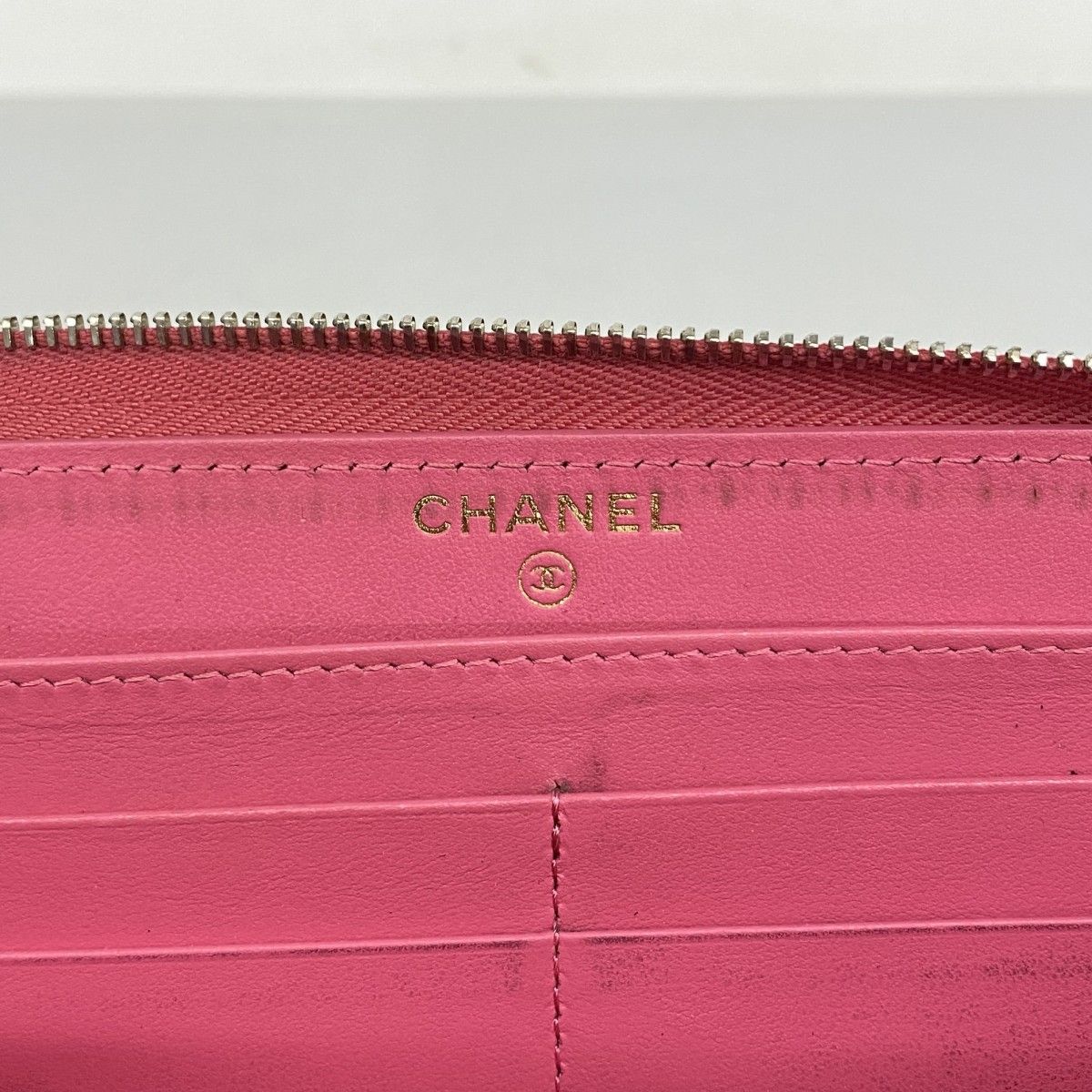 Chanel Wallet Quilted Caviar Leather Pink Gold — view 4