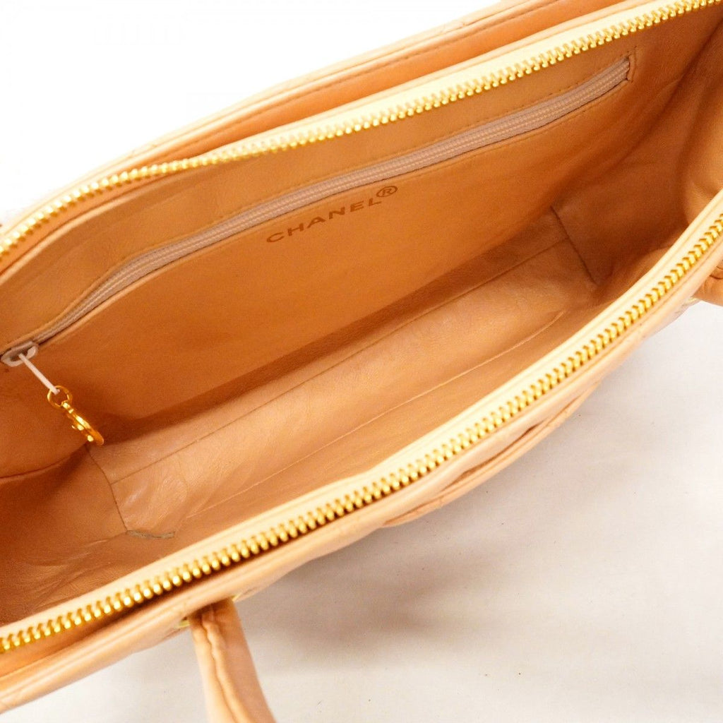 Chanel Handbag Quilted Lambskin Beige Gold — view 4