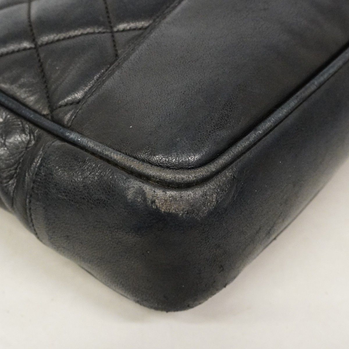 Chanel Shoulder Bag Quilted Lambskin Black Gold — view 6