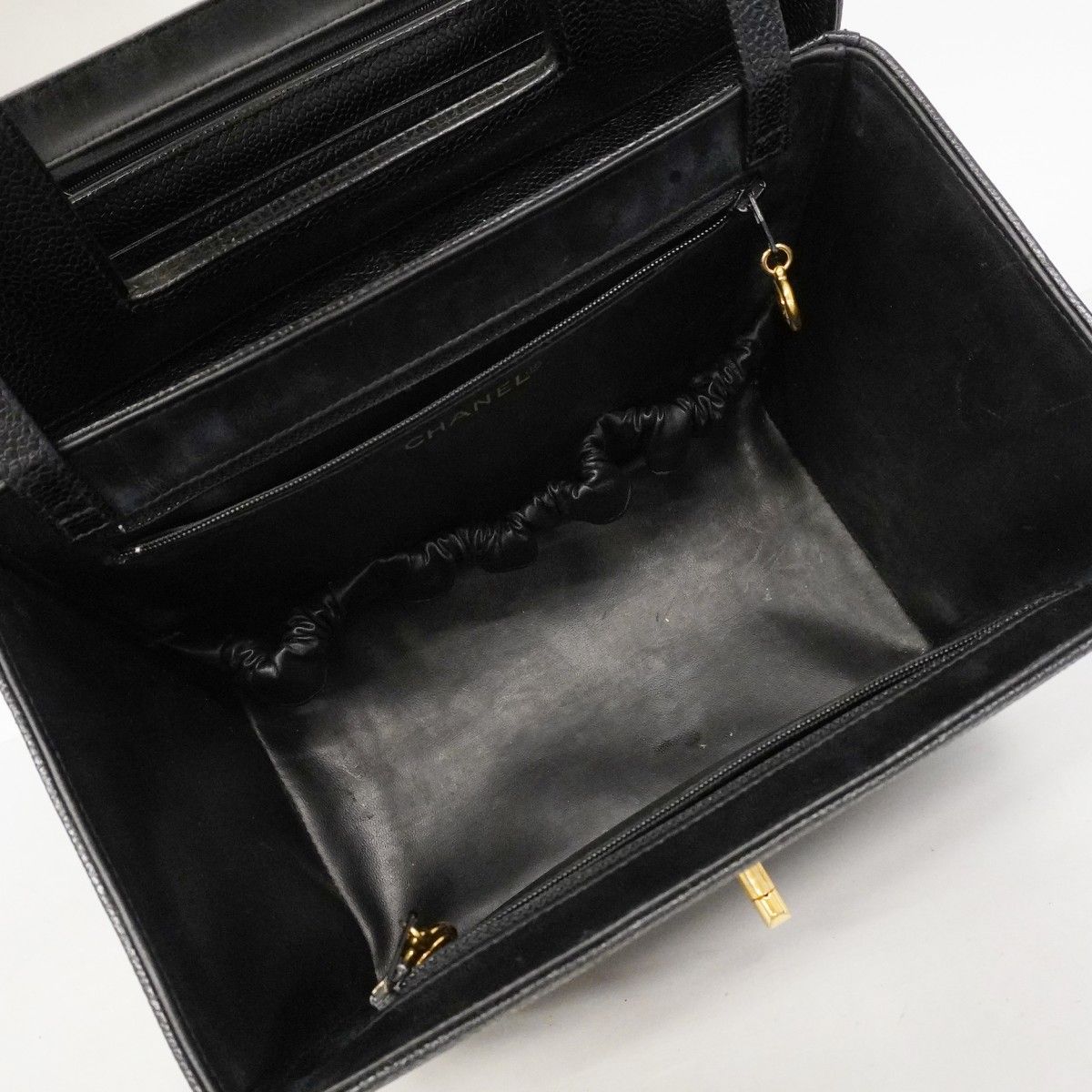 Chanel Vanity Bag Caviar Leather Black Gold — view 4