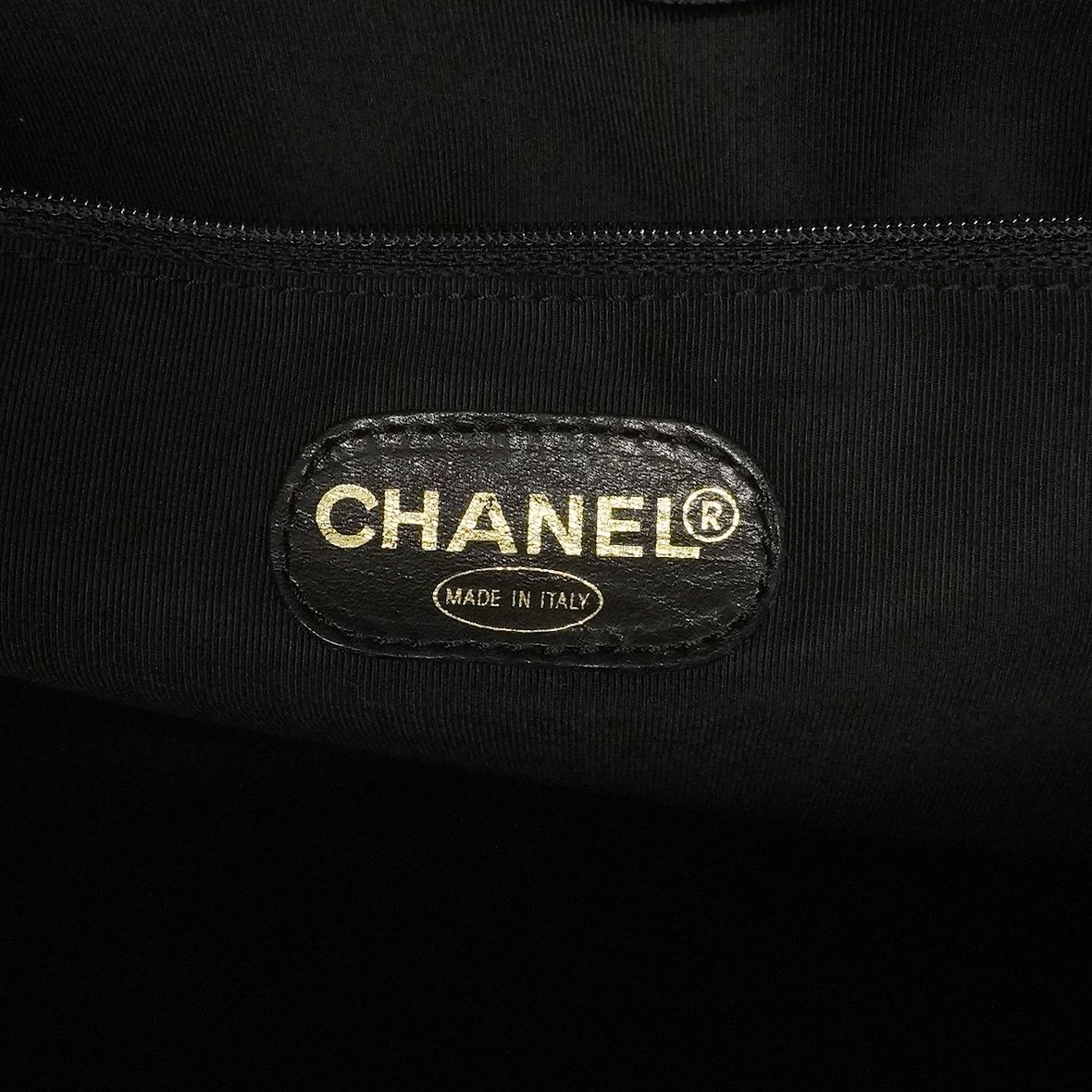 Chanel Shoulder Bag Caviar Leather Black Gold — view 5