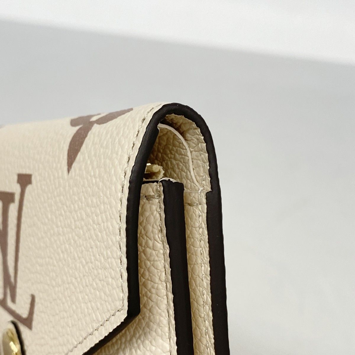 Louis Vuitton Trifold Wallet Monogram Empreinte Bicolor Portefeuille Victorine — view 5