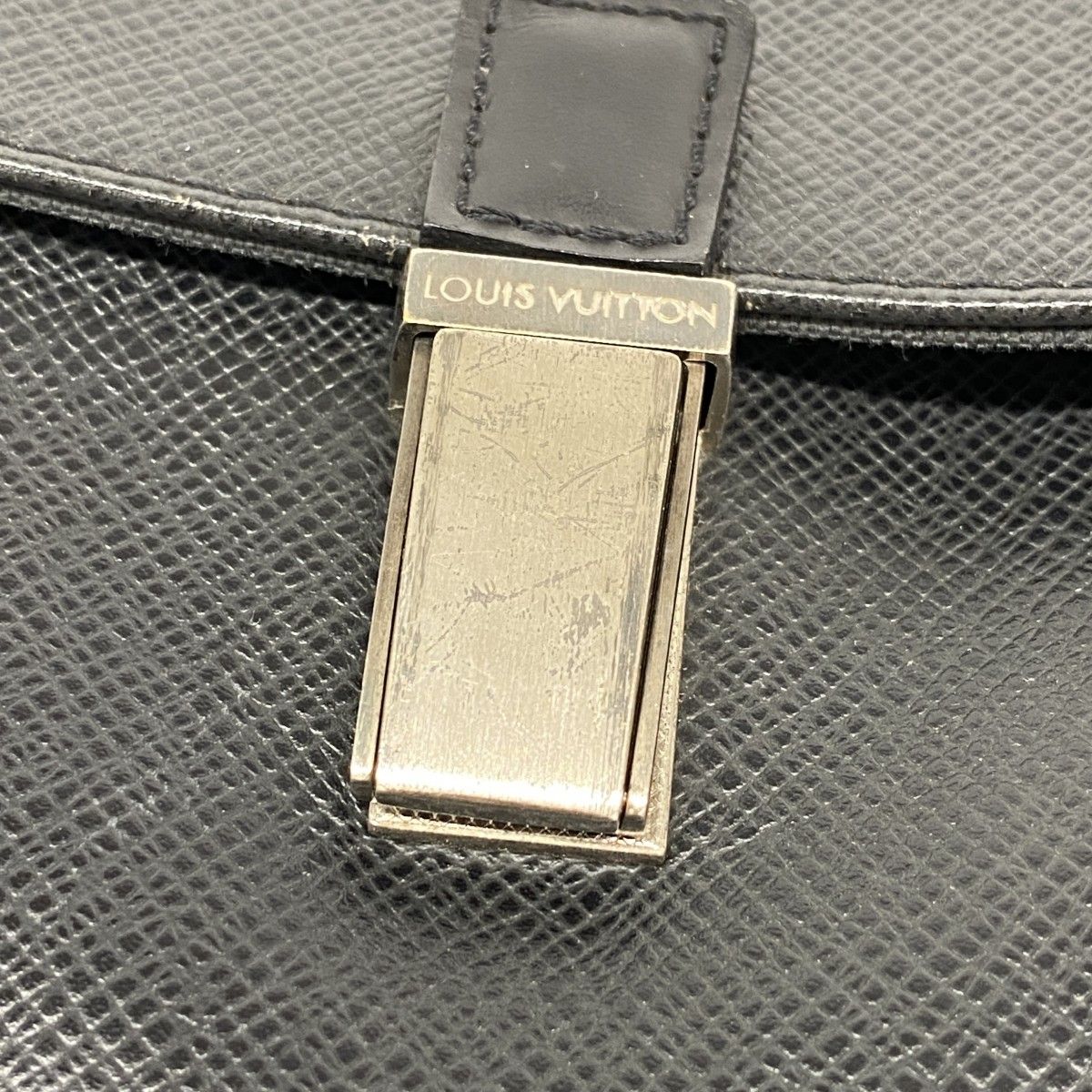 Louis Vuitton Shoulder Bag Taiga Yaranga Ardoise — view 8
