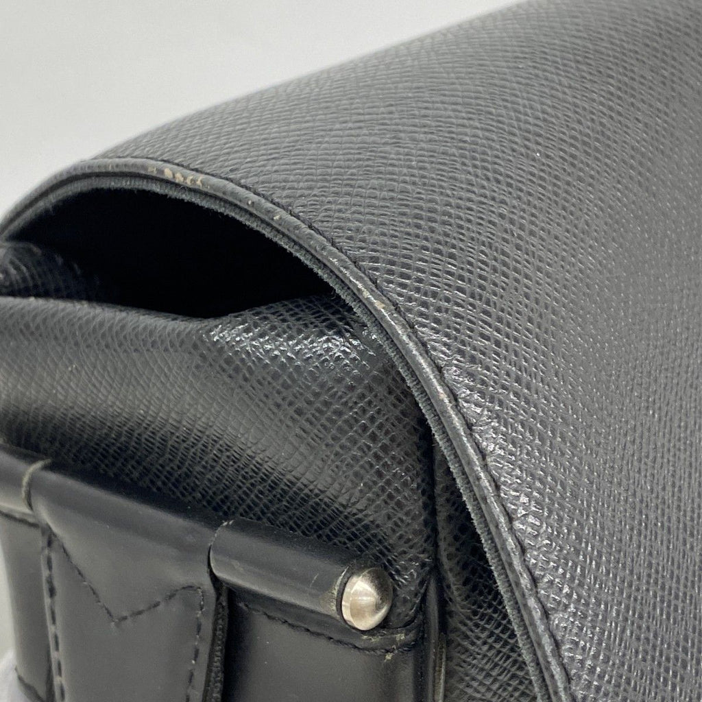 Louis Vuitton Shoulder Bag Taiga Yaranga Ardoise — view 9
