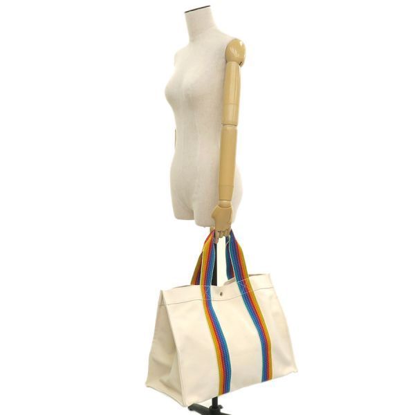 Hermes Bora GM Handbag — view 9