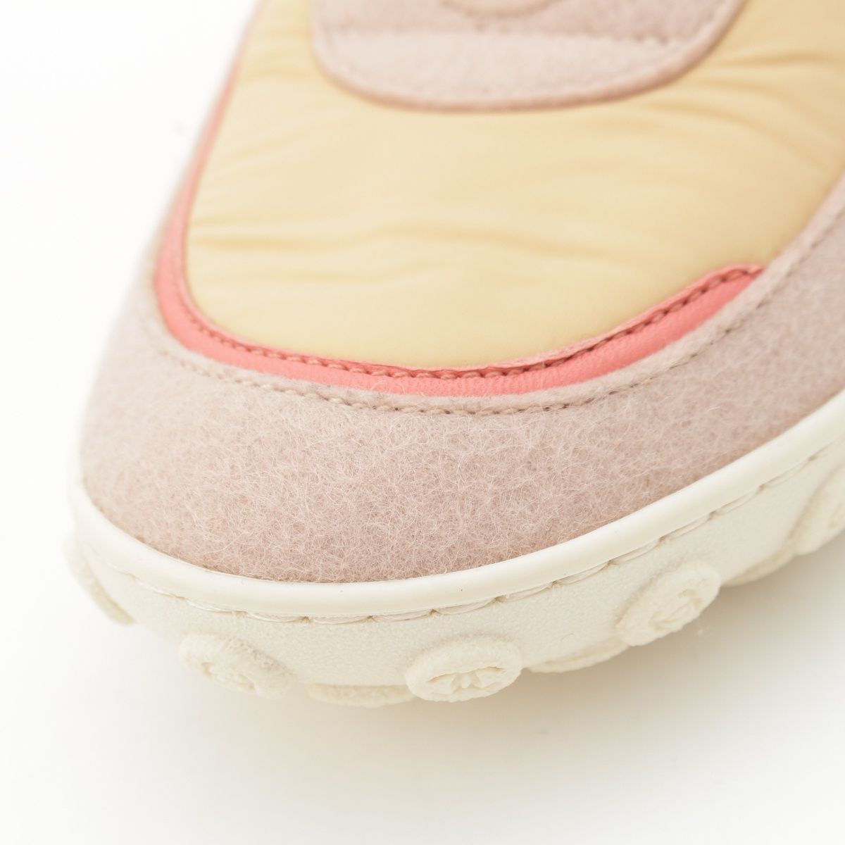 Chanel Low Cut CC Logo Sneakers Beige — view 8