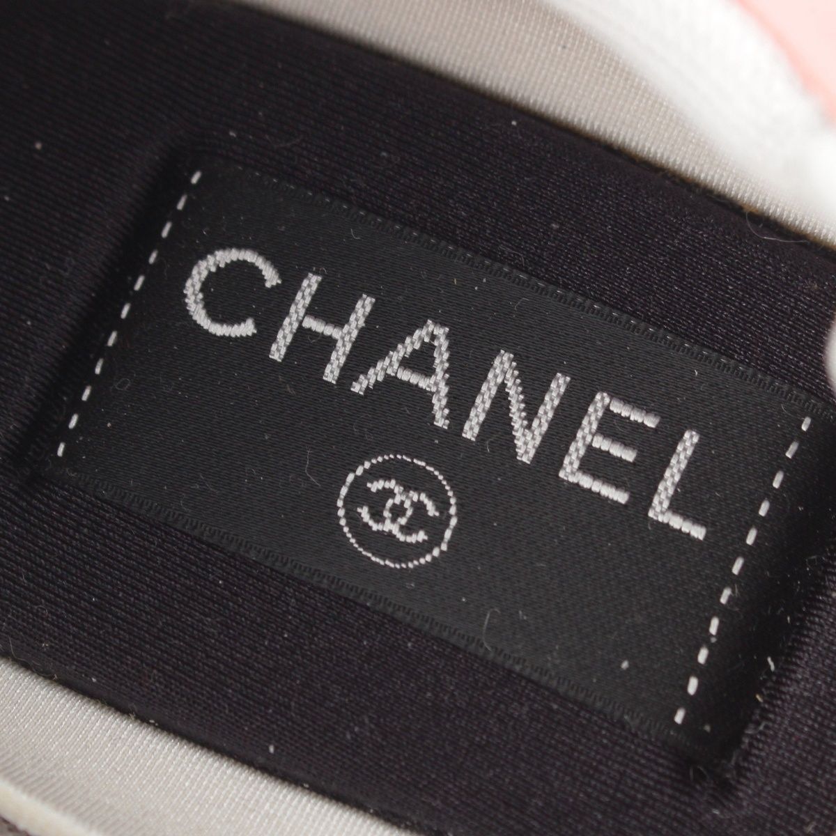 Chanel Low Cut CC Logo Sneakers Beige — view 7