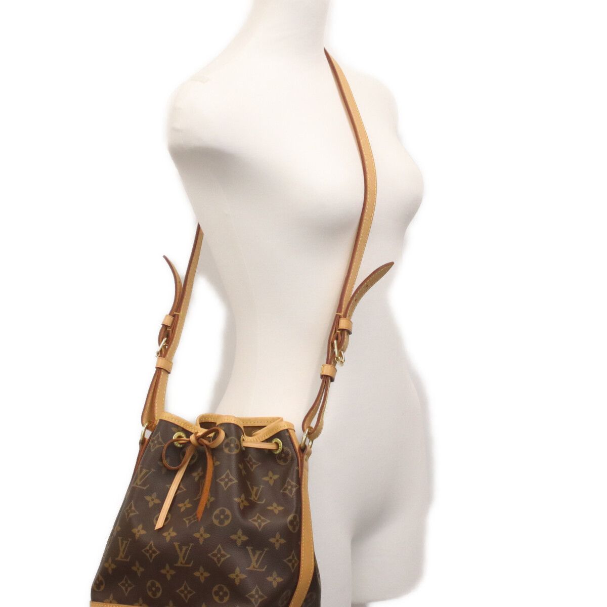 Louis Vuitton Monogram Noe BB — view 9