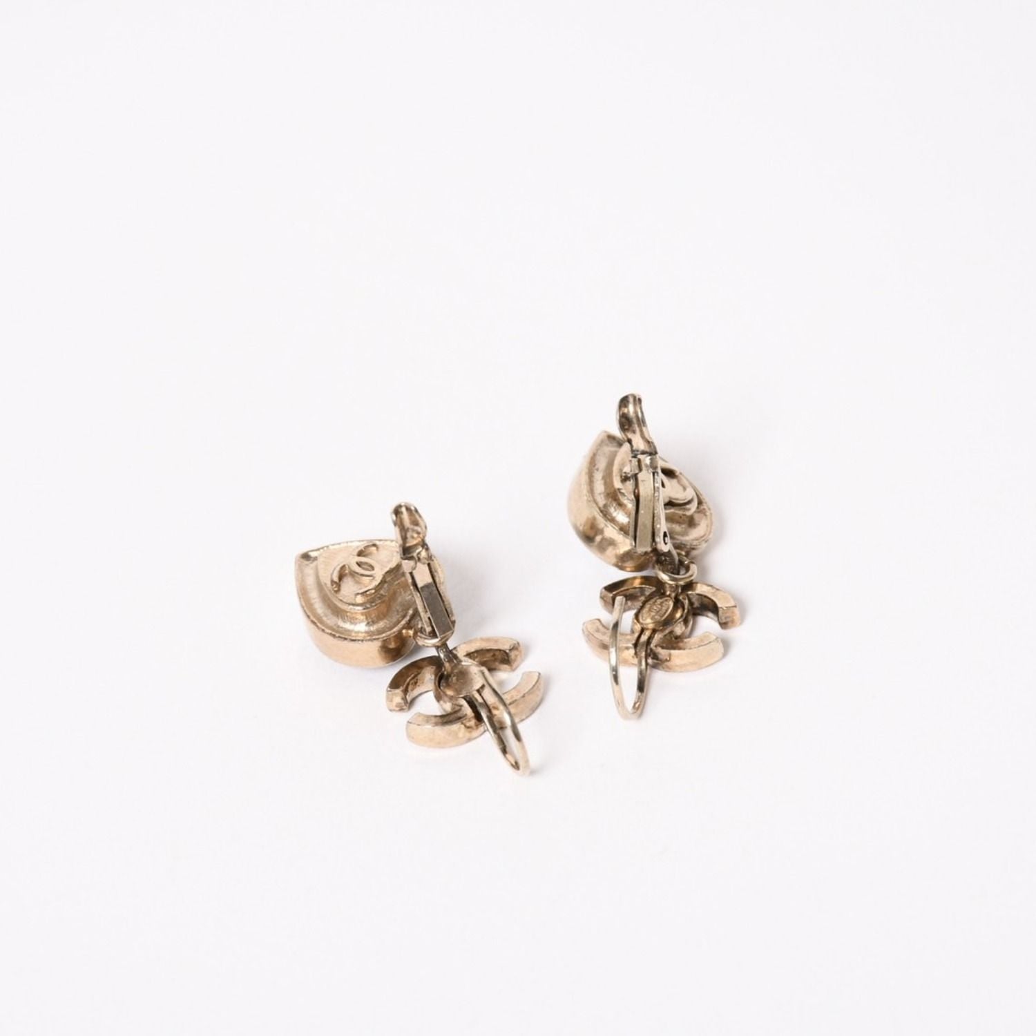 Chanel Earrings CC Logo Heart Black Silver 06 — view 7