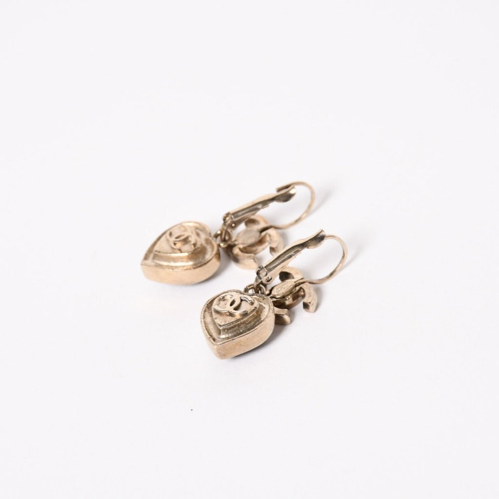 Chanel Earrings CC Logo Heart Black Silver 06 — view 6