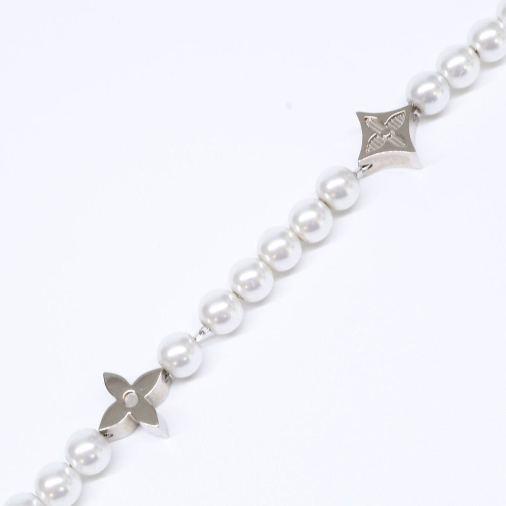Louis Vuitton Pearl Fusion Bag Charm — view 5