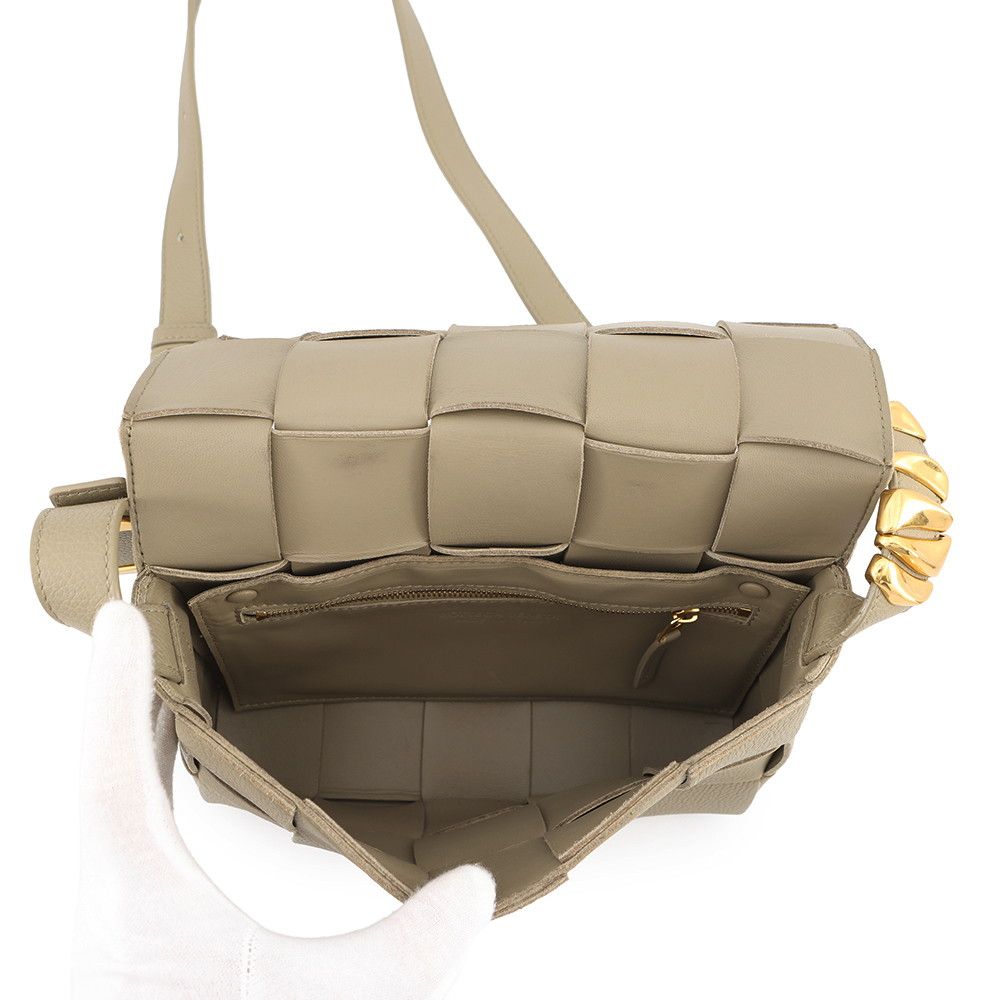 Bottega Veneta Shoulder Bag Intrecciato Cassette Leather — view 5