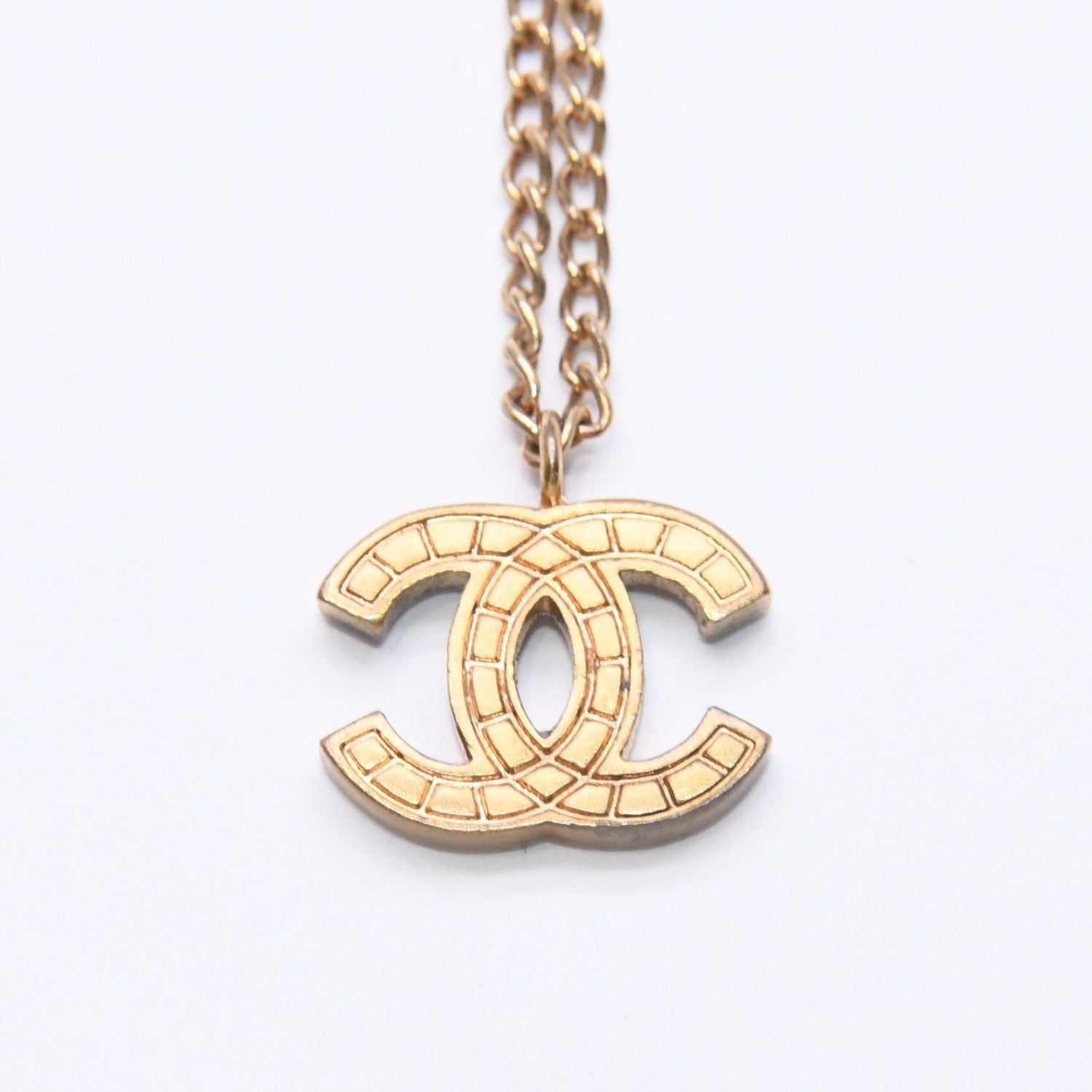 Chanel Necklace CC Logo 03 Gold — view 2