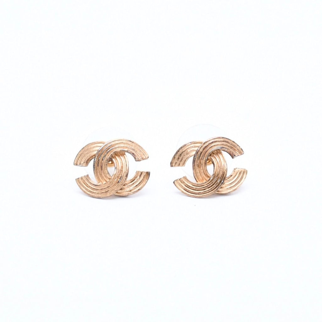 Chanel CC Logo Shape Stud Earrings Rib Texture 00 Gold Metal