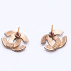 Chanel CC Logo Shape Stud Earrings Rib Texture 00 Gold Metal — view 6