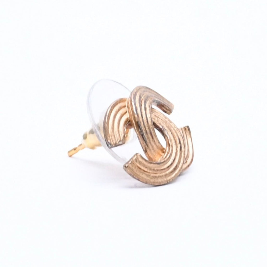 Chanel CC Logo Shape Stud Earrings Rib Texture 00 Gold Metal — view 3